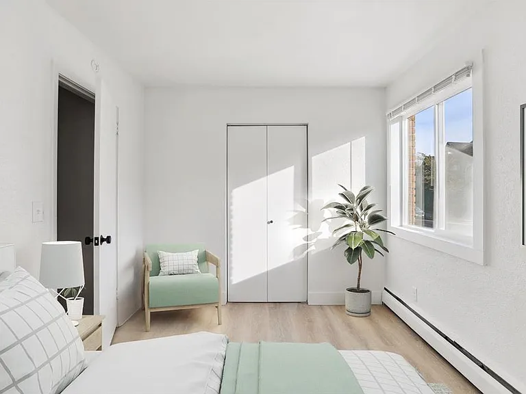 2700 Garfield Ave S #101 — Photo 10
