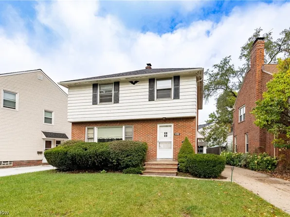 2388 Traymore Rd, University Heights, OH 44118