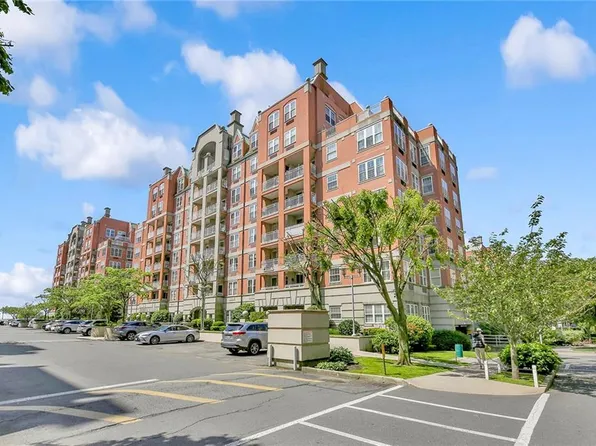 105 Oceana Dr #3D, Brooklyn, NY 11235