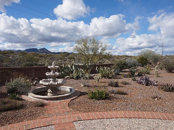 2nd image of 790 E Desert Glen Dr