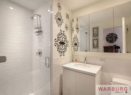 Sold by Warburg | media 21