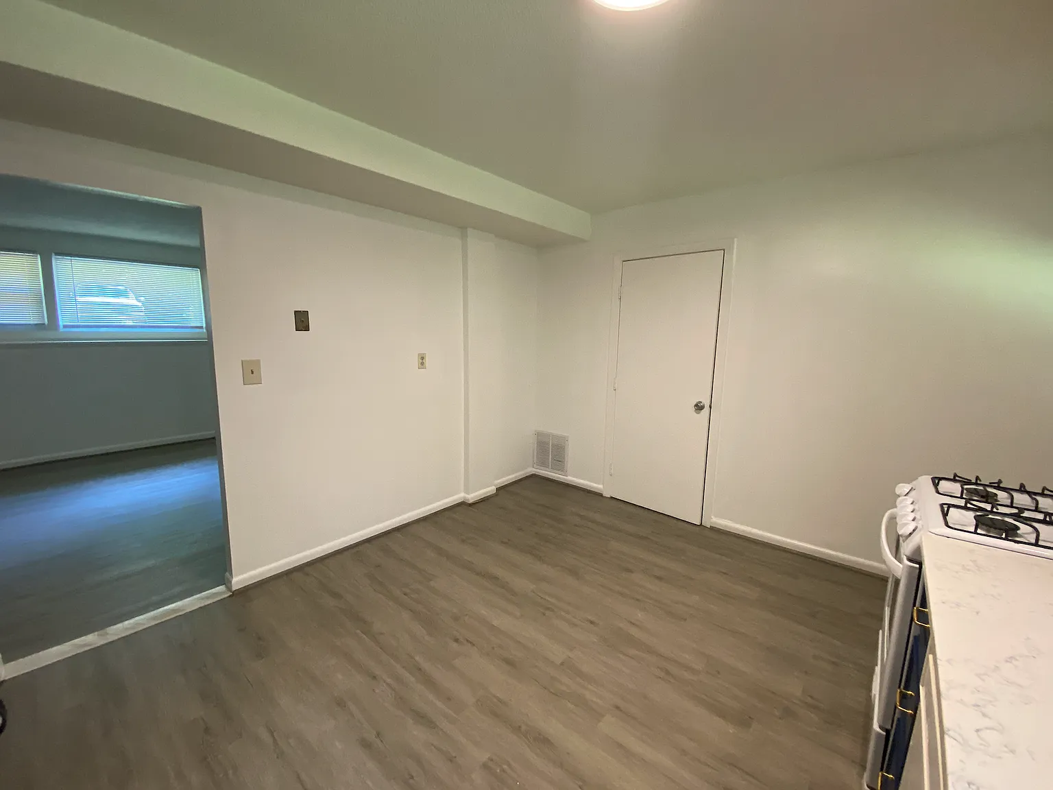 2 bed, 970 sqft, $2,150 — Photo 4