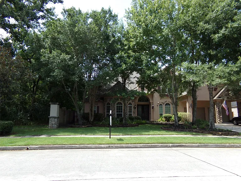 14115 Norhill Pointe Dr — Photo 1