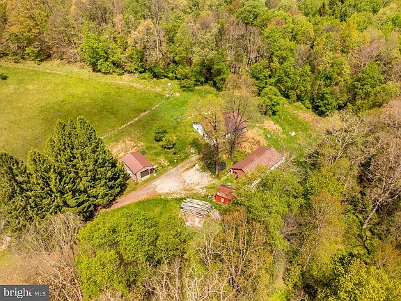 2nd image of 3395 Fingerboard Rd