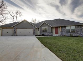 3916 W Tall Pine Ct, Springfield, MO 65810