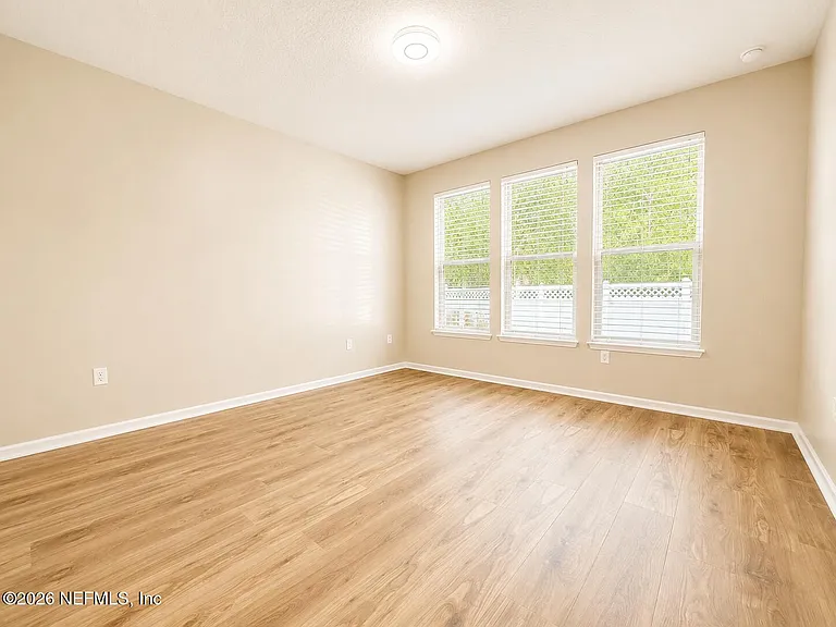 550 Drysdale Dr — Photo 10