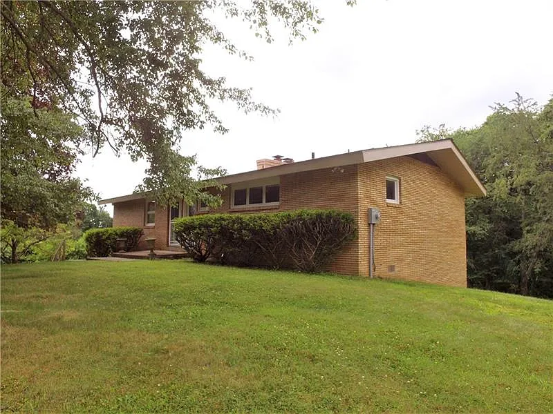 200 Ridge Rd photo 1