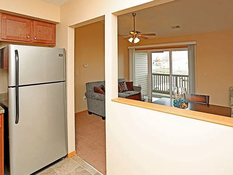 LAKE VILLAGE APARTMENTS — Photo 9