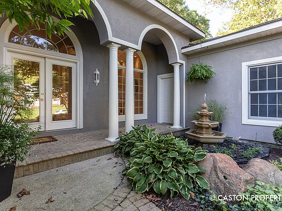 4th image of 7997 Therese Ct SE