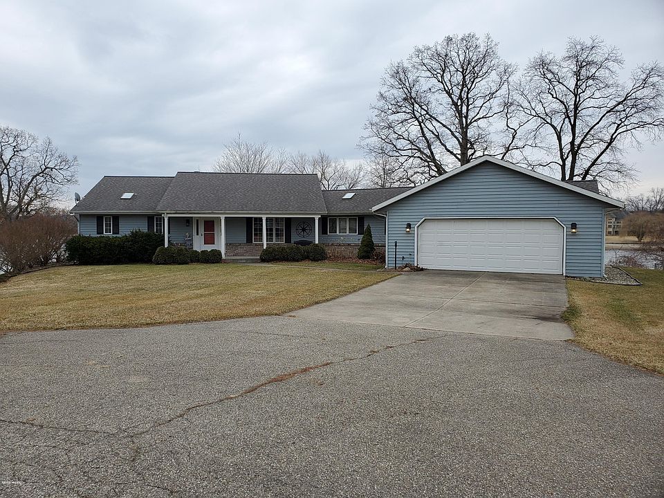 1st image of 61713 Crescent Cir