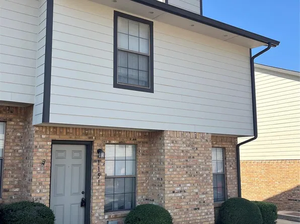 1151 Dallas Dr, Denton, TX 76205