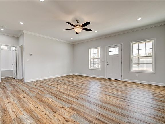 5th image of 697 Woodson St