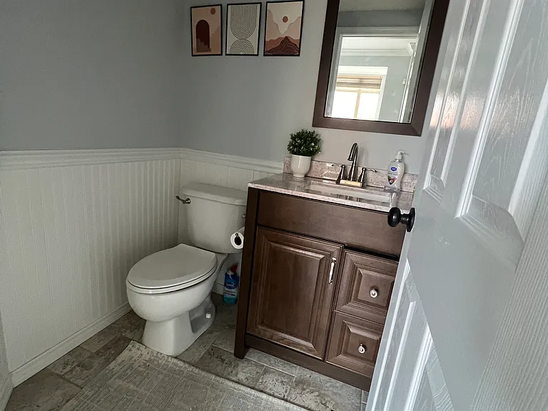 122 Lloyd St — Photo 12