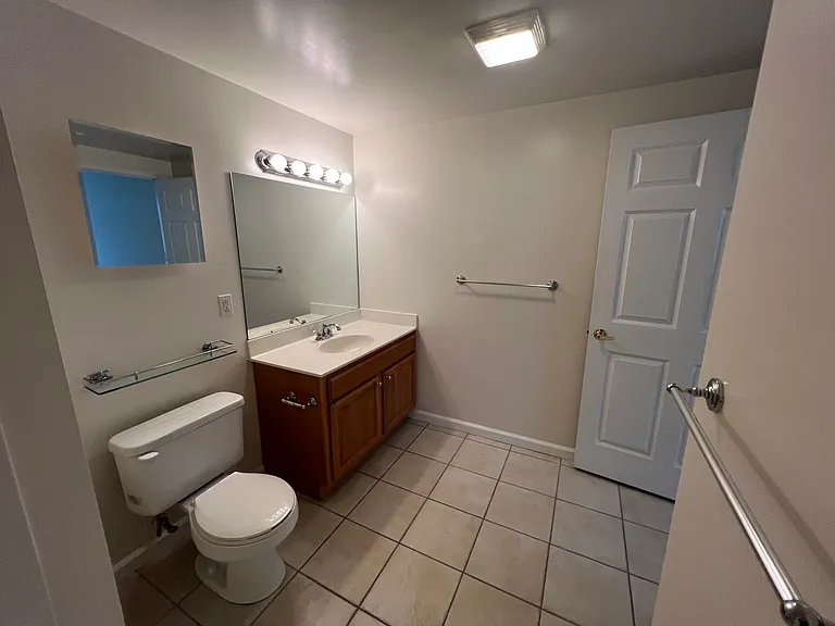 942 Oakwood Ave — Photo 16