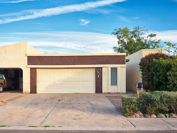 2nd image of 486 E Royal Palms Dr