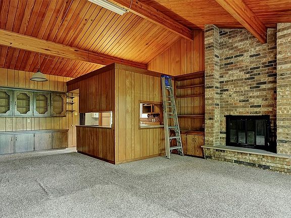 2nd image of 853 Lakecrest Dr