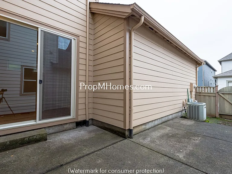 10655 SW Barber St — Photo 26
