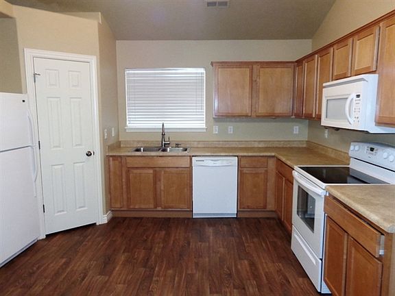 4th image of 122 W Bermuda Dr