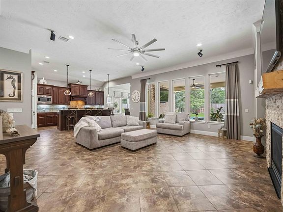 4th image of 19849 Cullen Ridge Dr