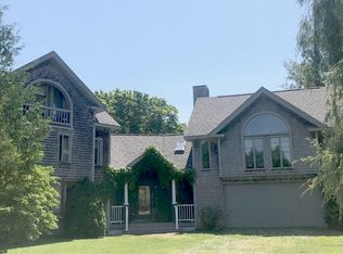 30 Camden St, Rockport, ME 04856
