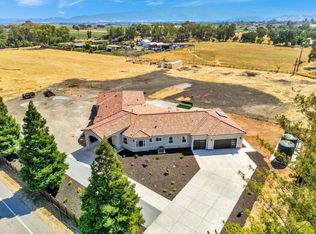 10055 Foothill Ave, Gilroy, CA 95020