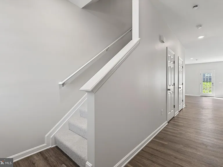 183 Caterpillar Dr — Photo 6