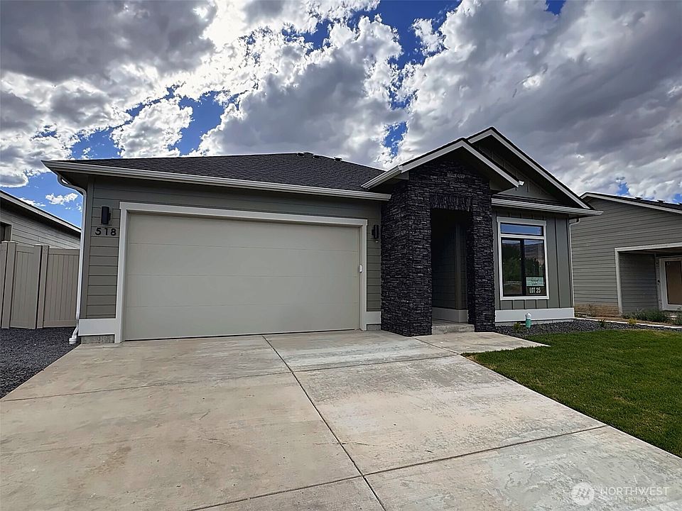 2nd image of 518 S Oasis Loop