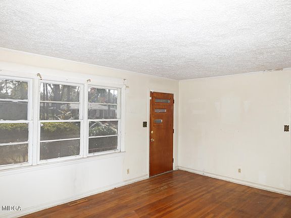 3rd image of 2354 Danbury Dr