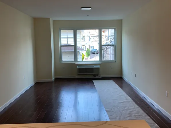 209 Oakdene Place image 8 of 15