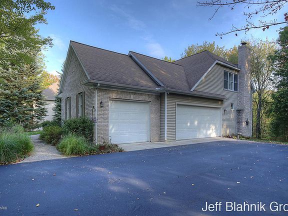 3rd image of 2044 Cascade Farms Ln SE