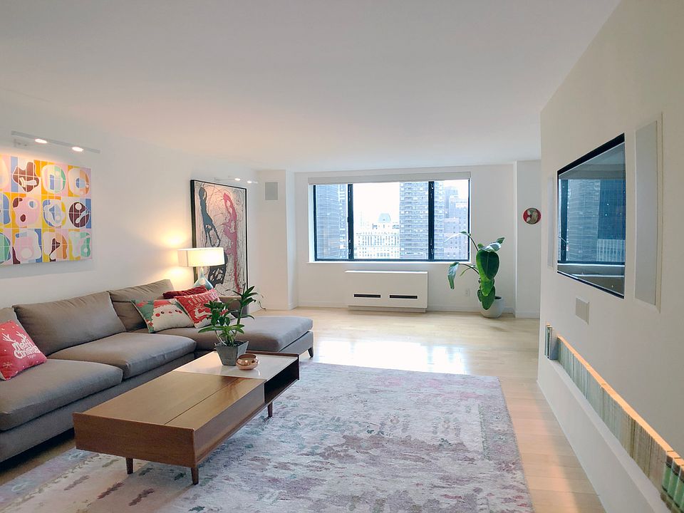 1st image of 30 W 61st St APT 20C