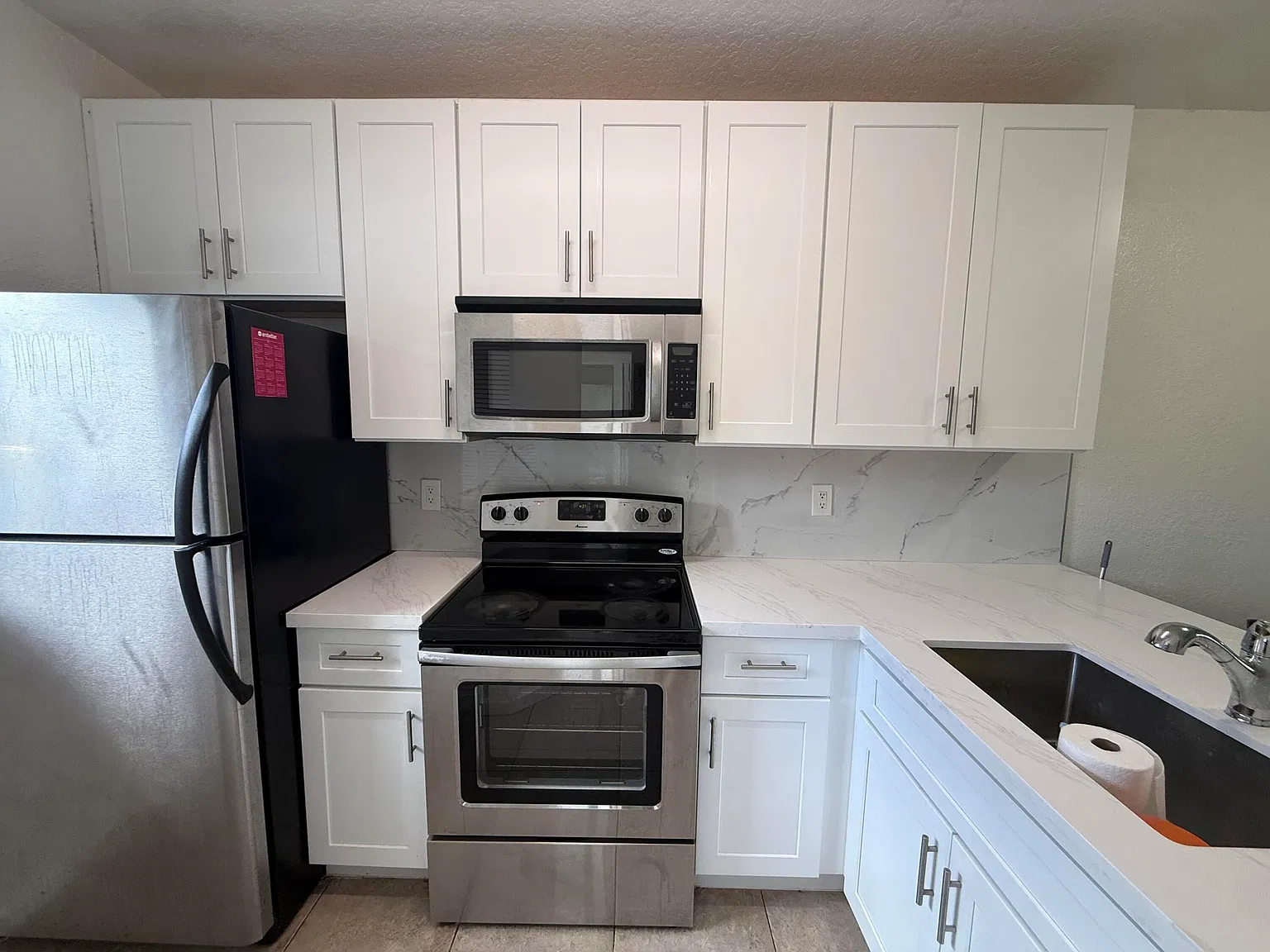 2 bed, 2.0 bath, 886 sqft, $1,995 — Photo 3