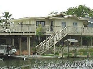 15 Whooping Crane Ln, Rockport, TX 78382
