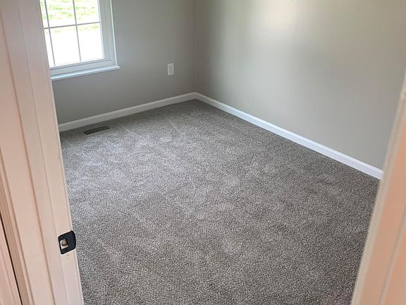 5th image of 5085 Sanderson Dr