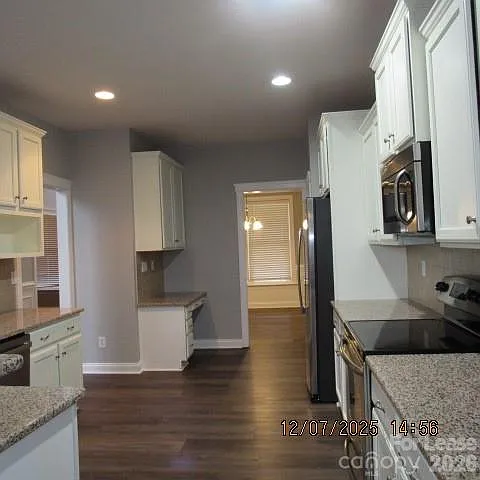 8520 Dargan Ln — Photo 5