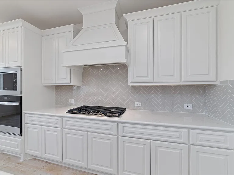 1911 Hickory Grove Ln — Photo 19