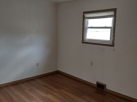 5th image of 23201 W 23rd St
