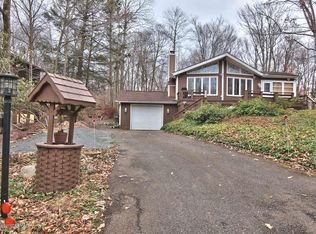 152 Winding Hill Rd, Pocono Pines, PA 18350