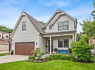 2536 Oak Ave, Northbrook, IL 60062