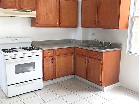 5th image of 10048 S Avenue L #3