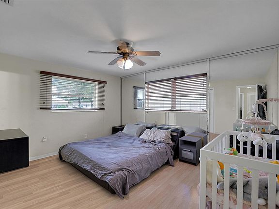 3rd image of 9425 SW 50th Street