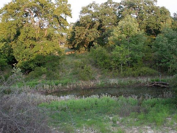 3rd image of 635 E Holdiness Ln