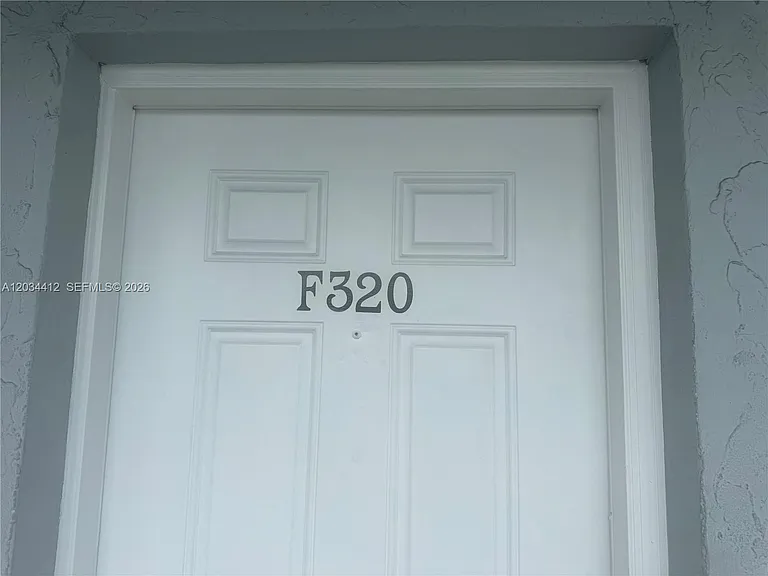 1725 W 60th St #F320 — Photo 2