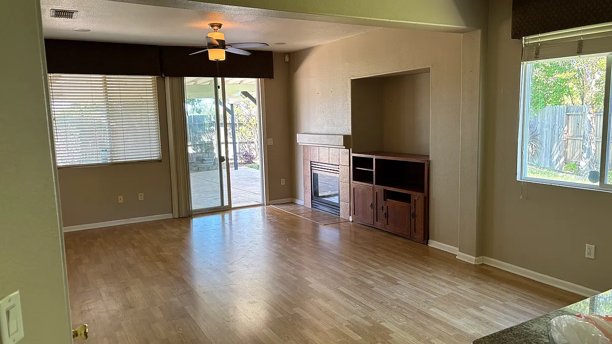 Building Photo - 9336 Sierra River Dr