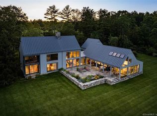 21 Greystone Ln, Lakeville, CT 06039