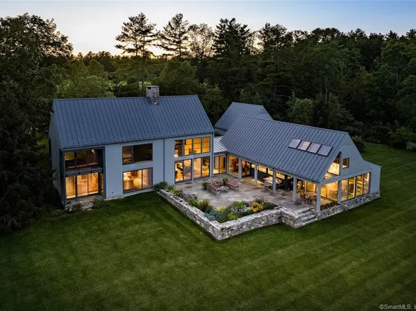 21 Greystone Lane, Salisbury, CT 06039