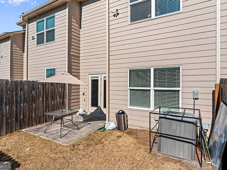 6401 Shalks Crossing Dr — Photo 5