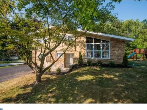601 Gawain Rd, Plymouth Meeting, PA 19462