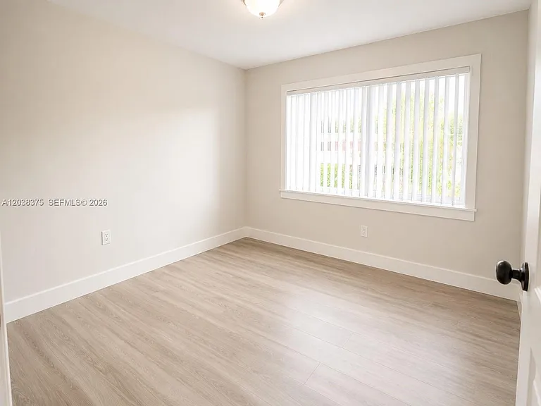 3530 SW 9th Ter #6B — Photo 5