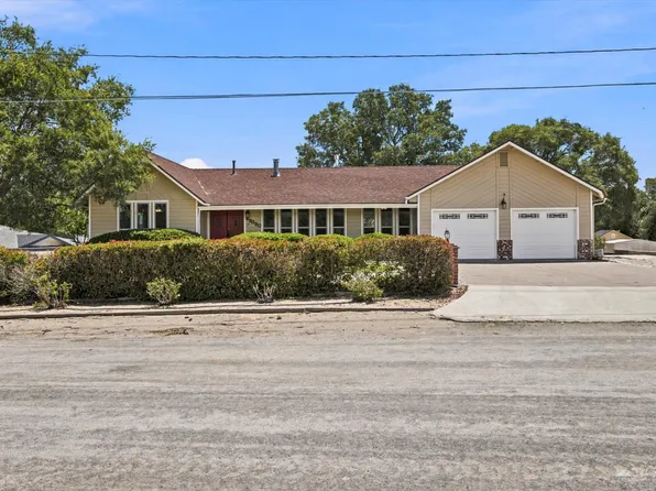 22820 Branch Ct, Tehachapi, CA 93561